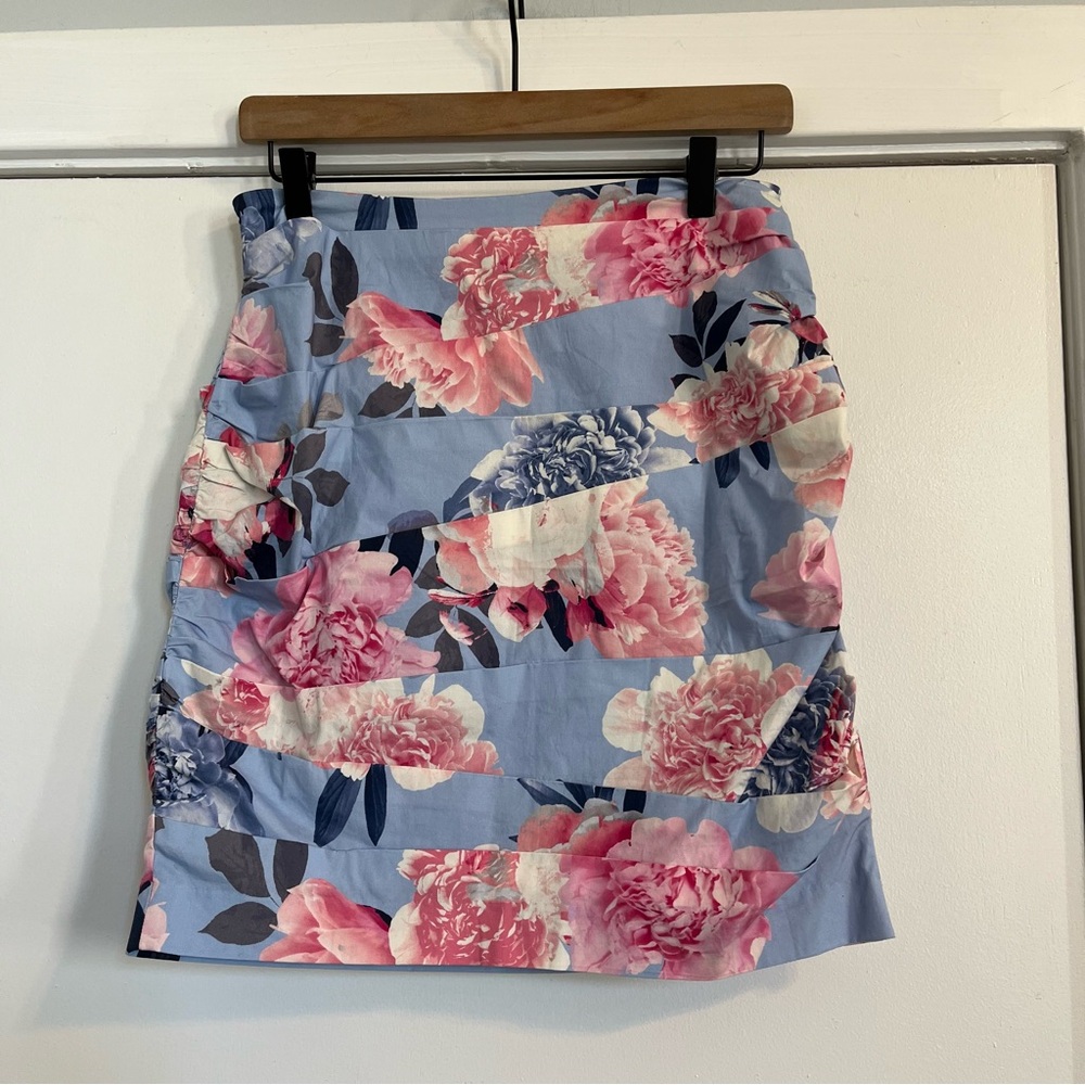 Express women’s size small floral ruched mini skirt purple pink periwinkle NWT